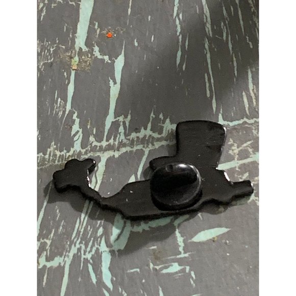 DIY or die enamel pin - ready to ship - - glue gun - crafter - Picture 4 of 4